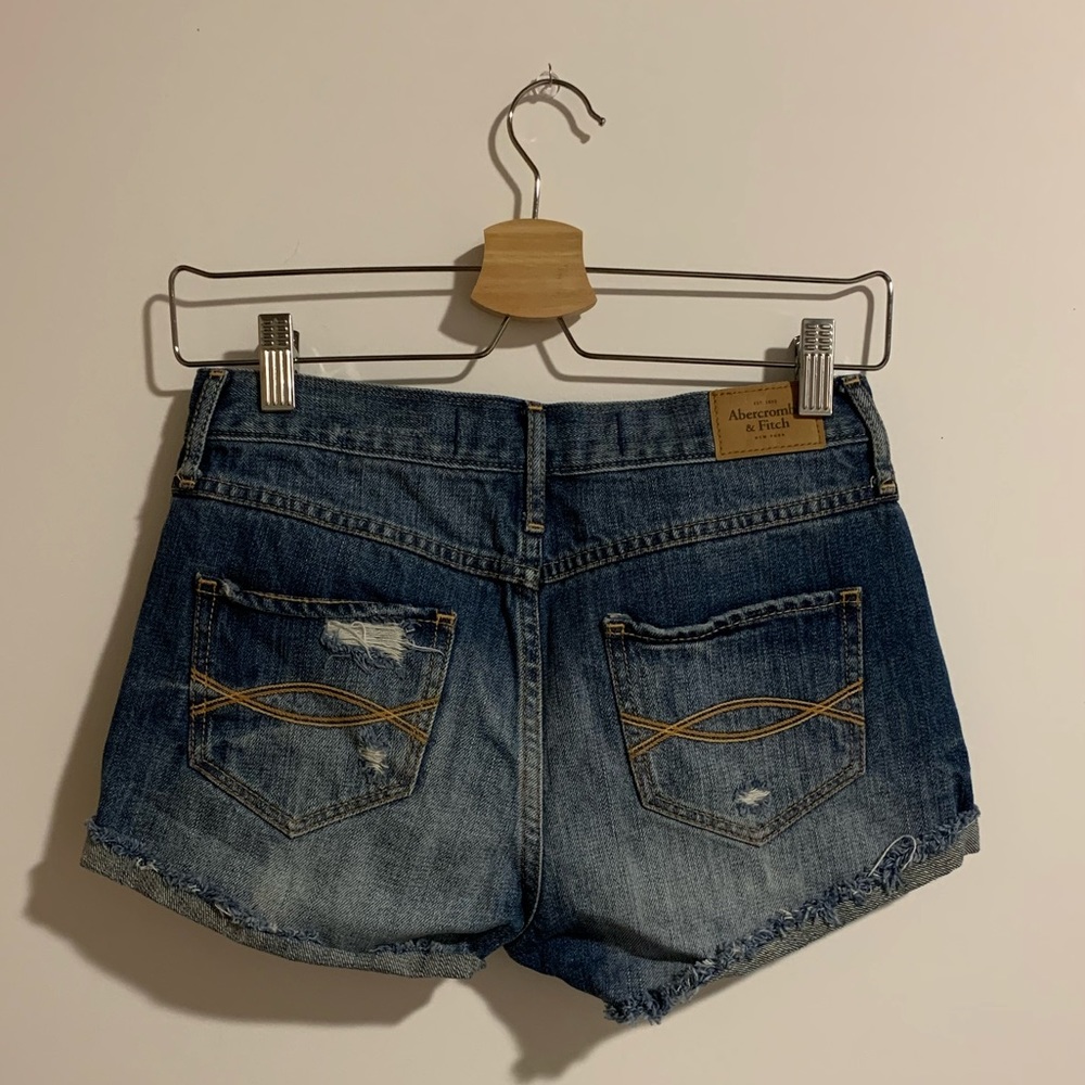 abercrombie distressed denim shorts - Picture 4 of 4